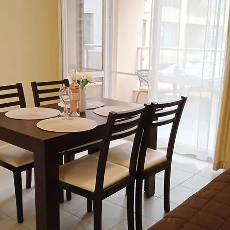 Апартамент в непосредствена близост до плажа *